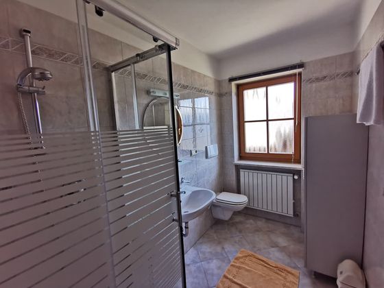 Modernes Badezimmer